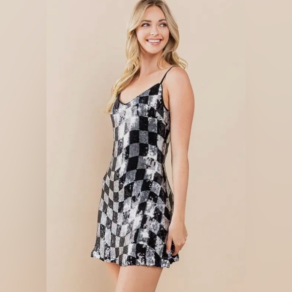 Beautiful sequin dress - Picture 3 of 5